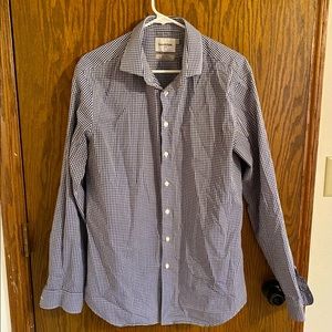 Men’s white and blue plaid button down shirt